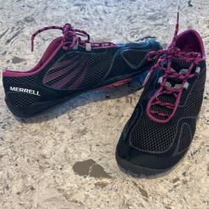 Merrell Women's Black and Magenta Athletic Shoes